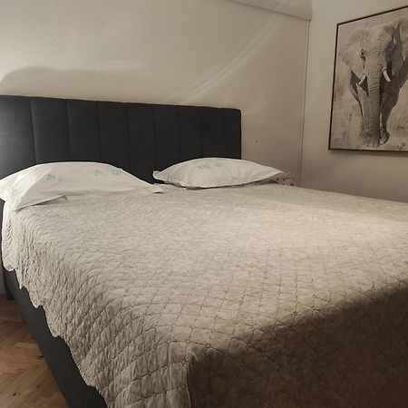 Apartman Duce Milka Villa Exteriör bild