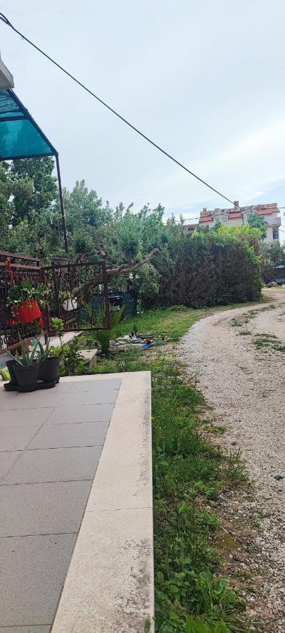 Apartman Duce Milka Villa Exteriör bild
